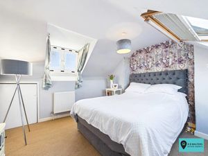 Bedroom- click for photo gallery